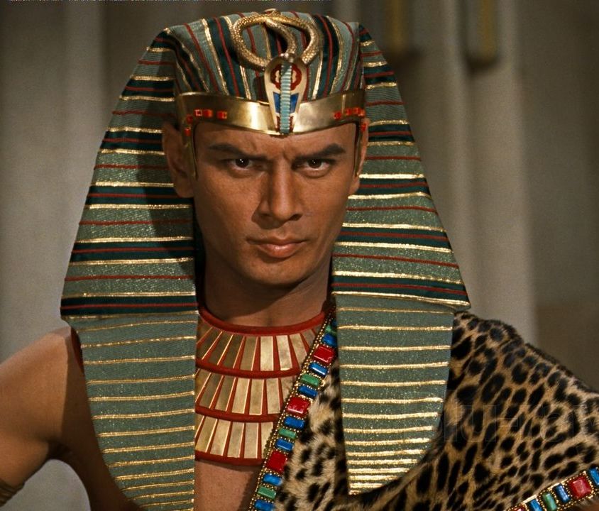 yul brynner - visite insolite trouraine